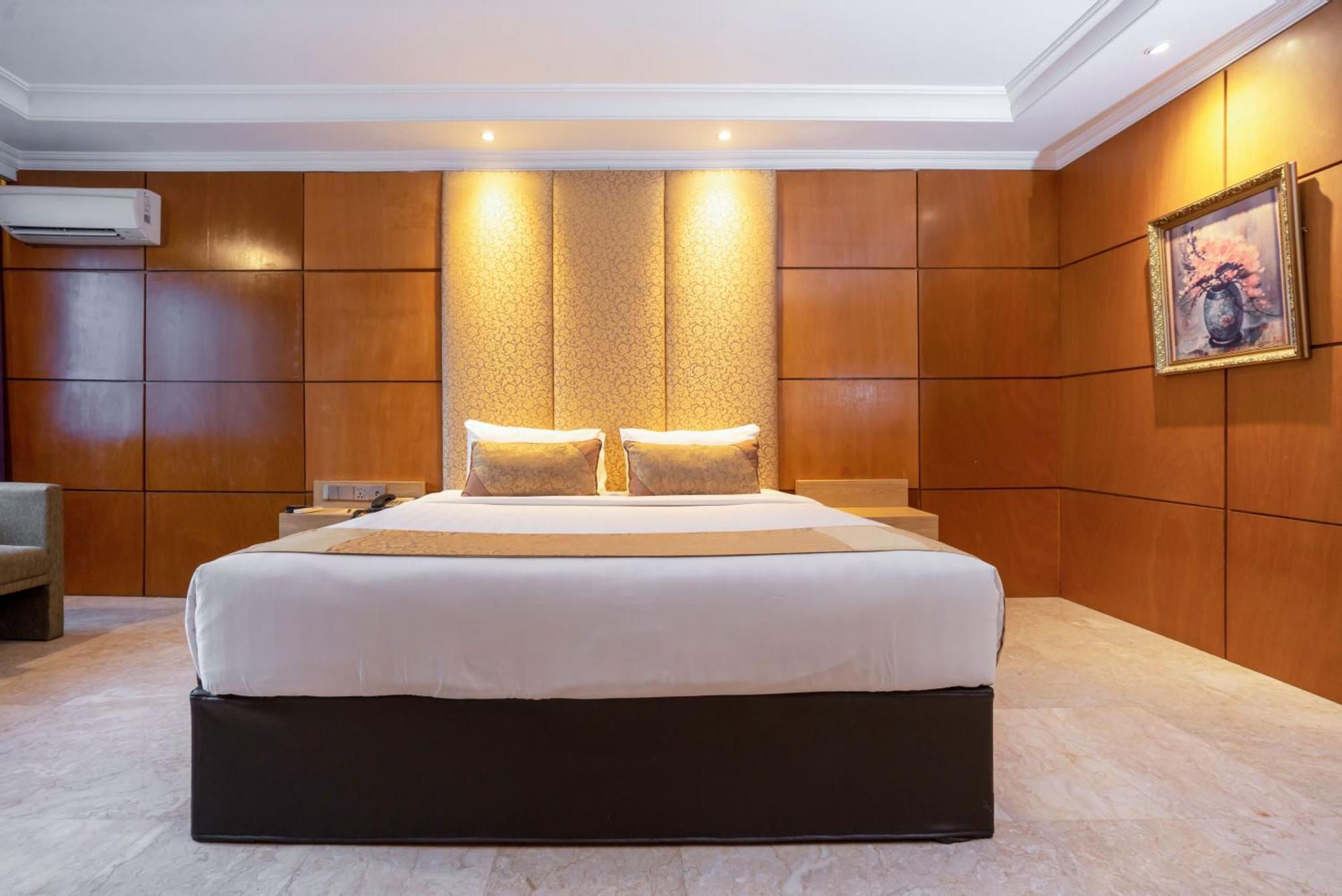 Hotel Bumi Senyiur Samarinda Bagian luar foto